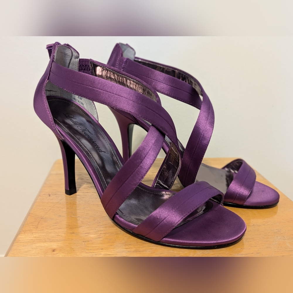 Women's 8.5 purple strappy satin heels